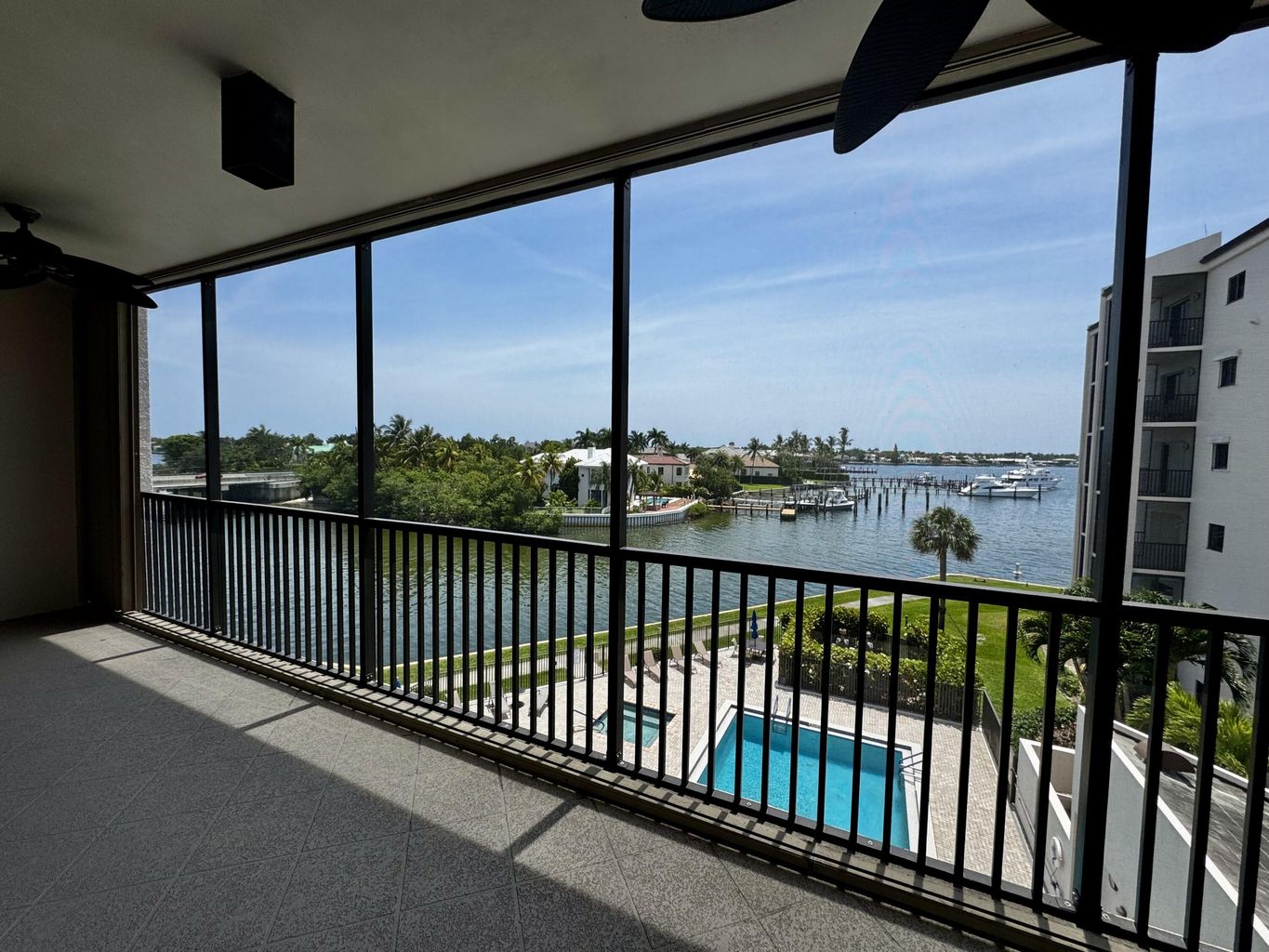 11370 TWELVE OAKS WAY 418 - 1